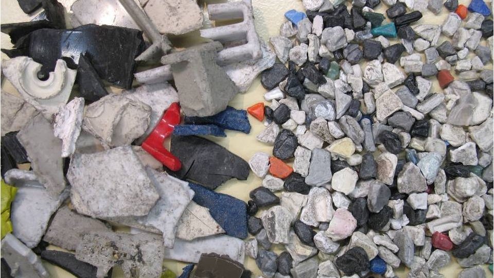 WEEE recycling and its problem: BLACK PLASTIC 