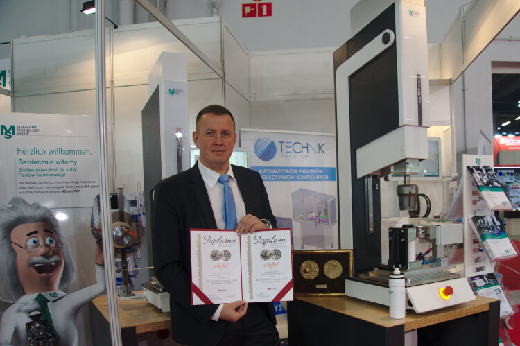 Zgrzewarka soniTop z monitorowaniem jakości zgrzewu - MS Ultraschall Technologie GmbH - Spaichingen, Niemcy