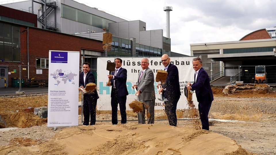 Reifenhäuser Group invests in new production and assembly hall for flat dies 