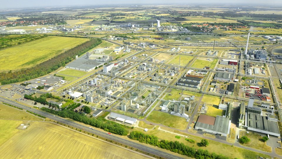 DOMO Chemicals signs agreement to acquire Solvay’s Performance Polyamides Business in Europe 