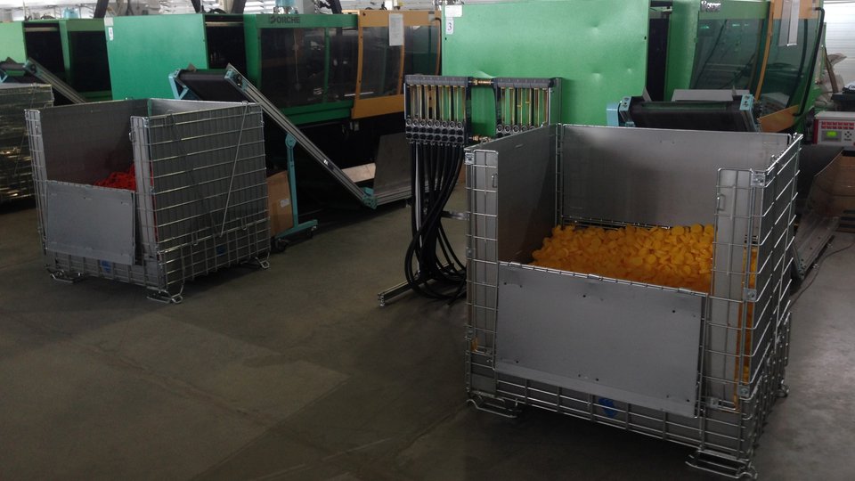 Logistyka magazynowania i produkcji butelek z tworzyw sztucznych