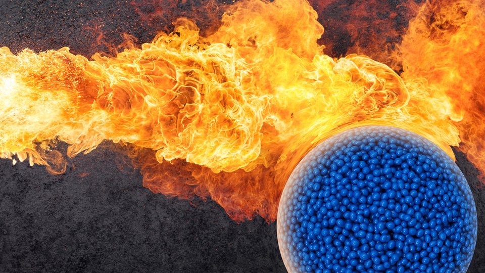 Flame-retardant TPEs with adhesion to polyamides 