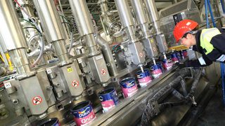 AkzoNobel z tytułem Solid