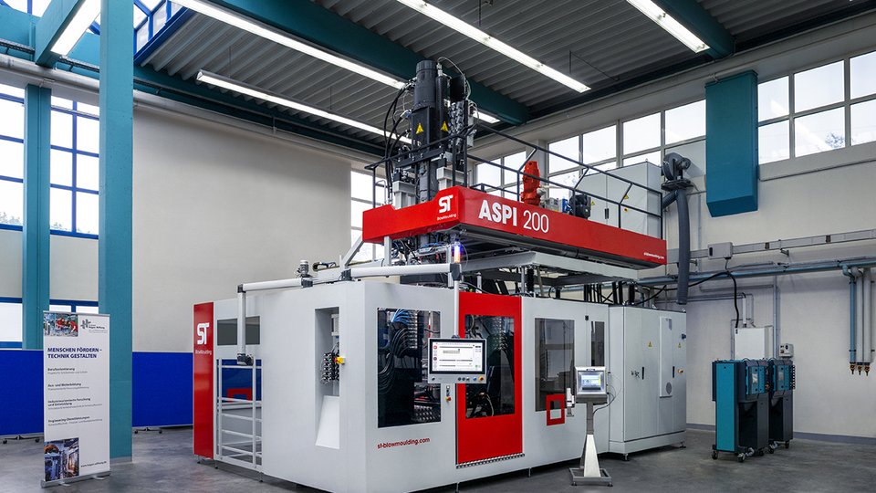 Double offer by ST BlowMoulding at K 2019
