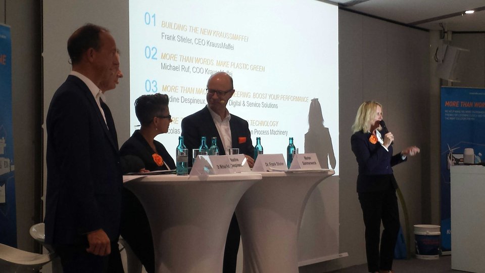Pioneering Plastics: Nowy jednolity wizerunek Krauss Maffei