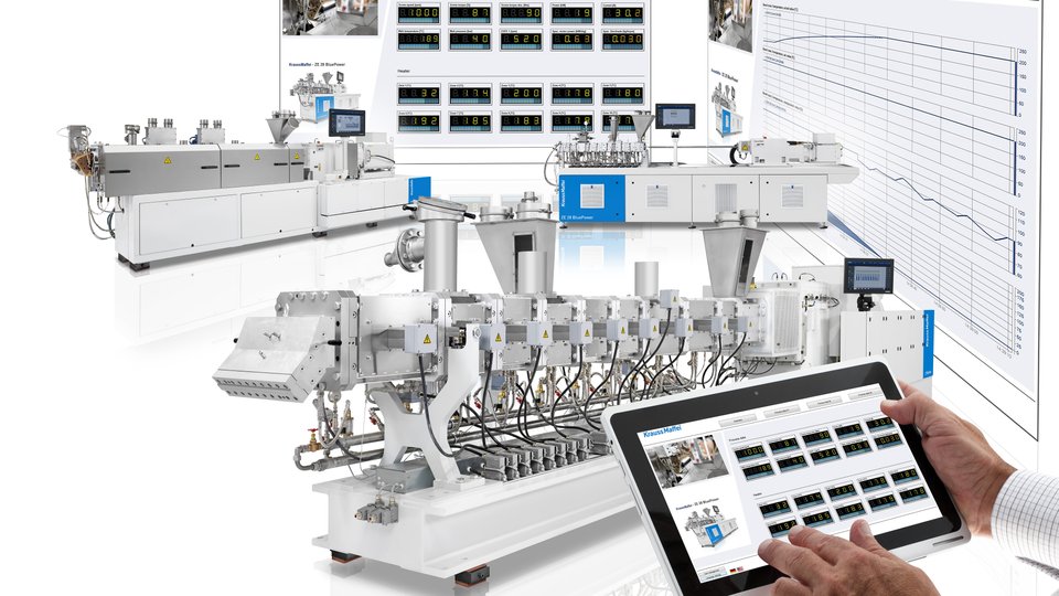 Flexible labratory extruder compounding live at the K 2019