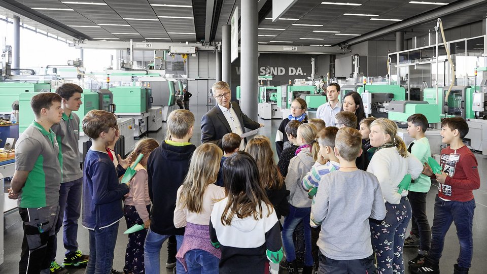 “Fridays for Future” Kids Visit Arburg