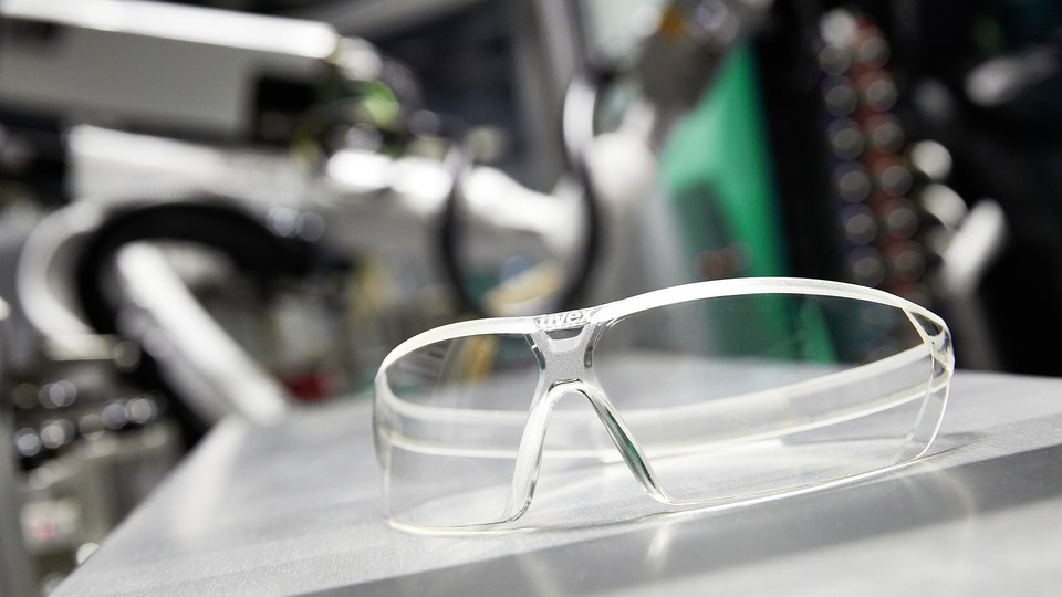 Arburg and Ems-Chemie provide help