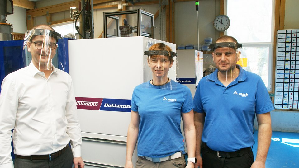 Face shield from MACK manufactured on machines from Wittmann Battenfeld
