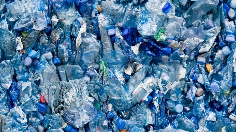 COVID - 19: Is the future more plastic?