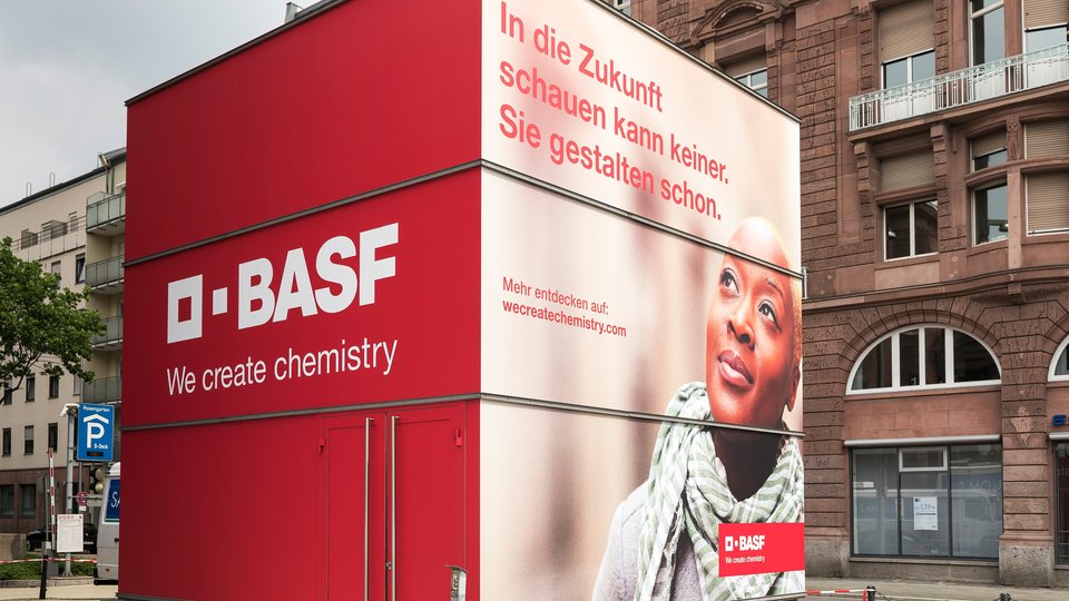 BASF wylicza ślad węglowy wszystkich produktów handlowych
