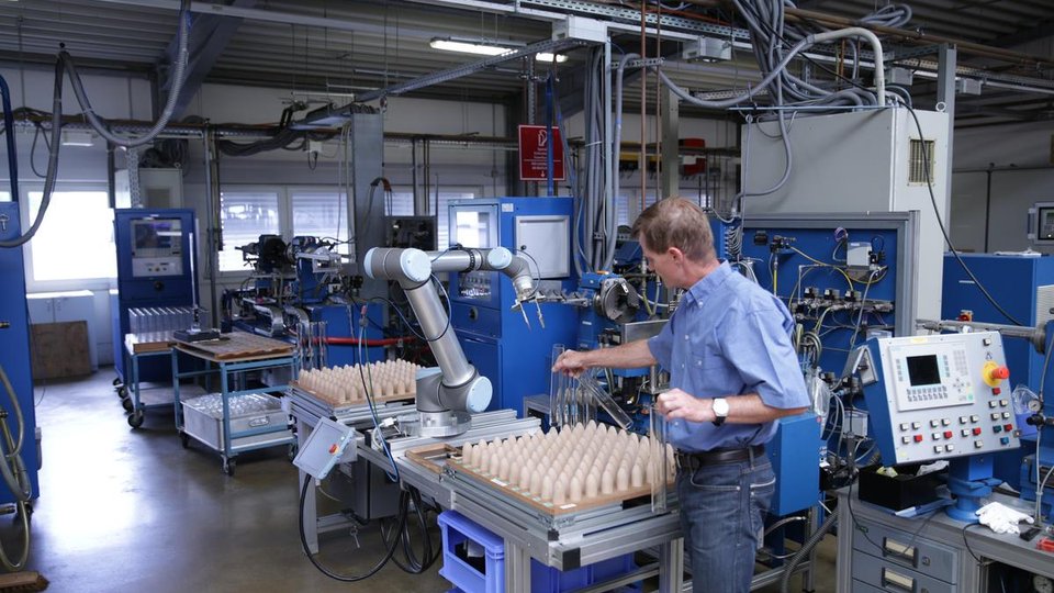 Roboty i pieniądze - różne formy finansowania robotyzacji 
