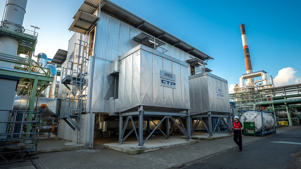 Lanxess inaugurates nitrous oxide reduction plant in Antwerp