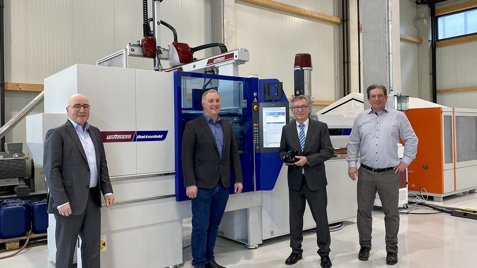 Wittmann Battenfeld, Schwarz Plastic Solutions and Precupa Präzisionsformenbau cooperate 