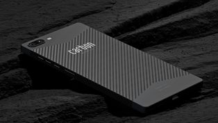 Pierwszy smartfon w...