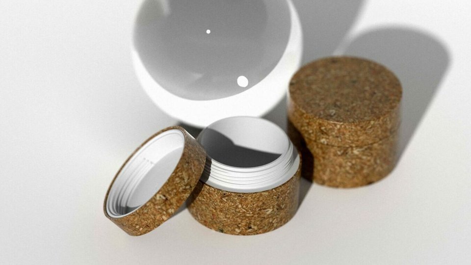 Cosmetics packaging without microplastic pollution