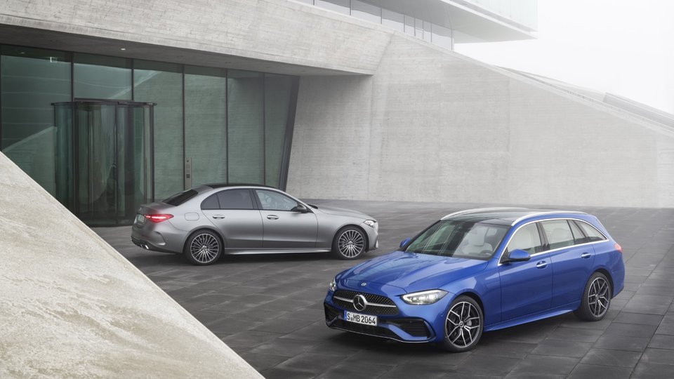 AkzoNobel kontynuuje współpracę z Mercedesem