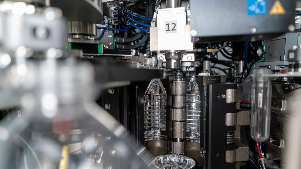 Contiform 3 BigBottle produces large PET containers