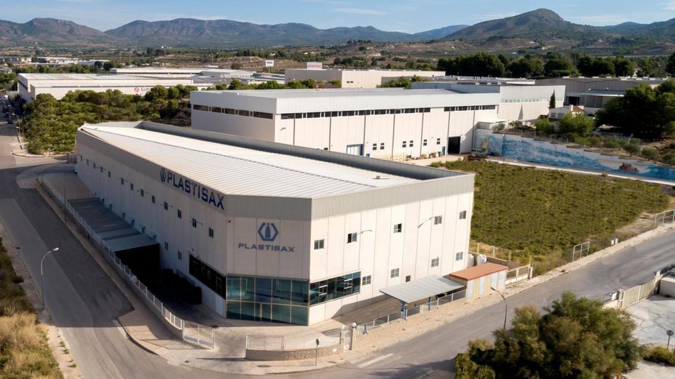 Alpla takes over Spanish bottle manufacturer Plastisax