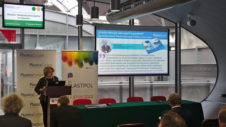 Raport “Plastics - the Facts” dostępny w polskiej wersji