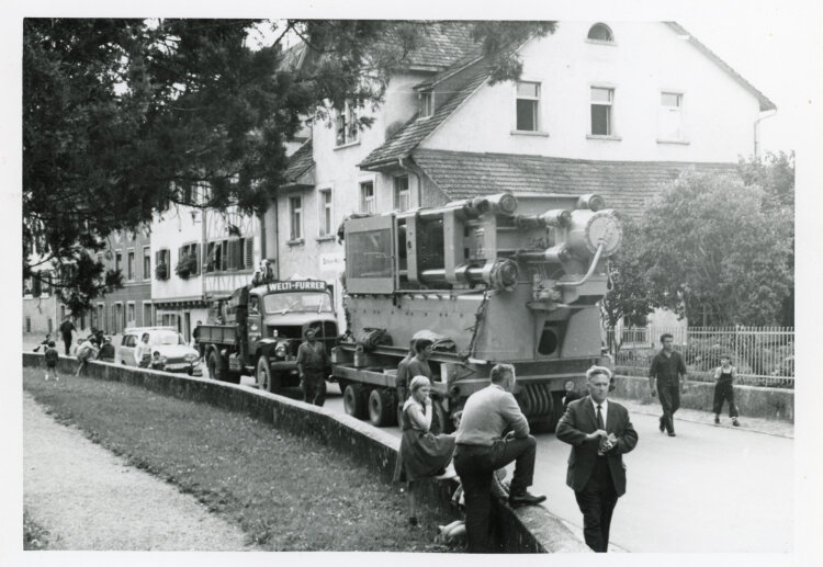 dostawa-wtryskarki-battenfeld-3000-1963r