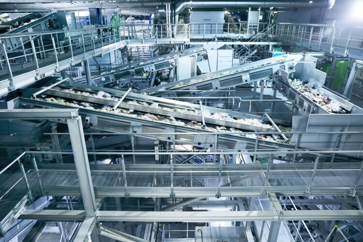 photo-04-prezero-sorting-plant-in-eitting-resized