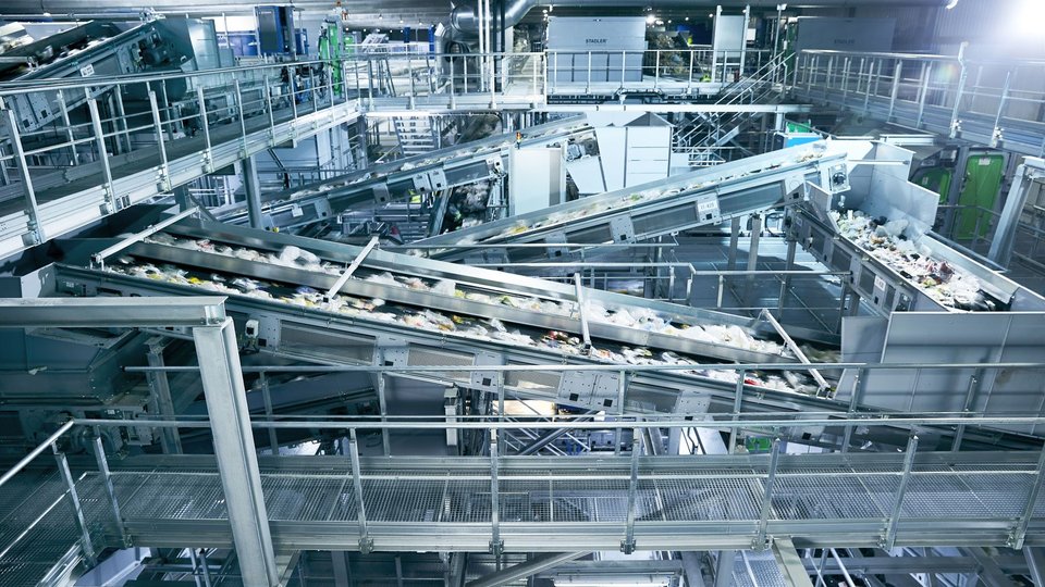 STADLER designs and installs state-of-the-art light packaging sorting plant in Eitting, Germany for PreZero Recycling