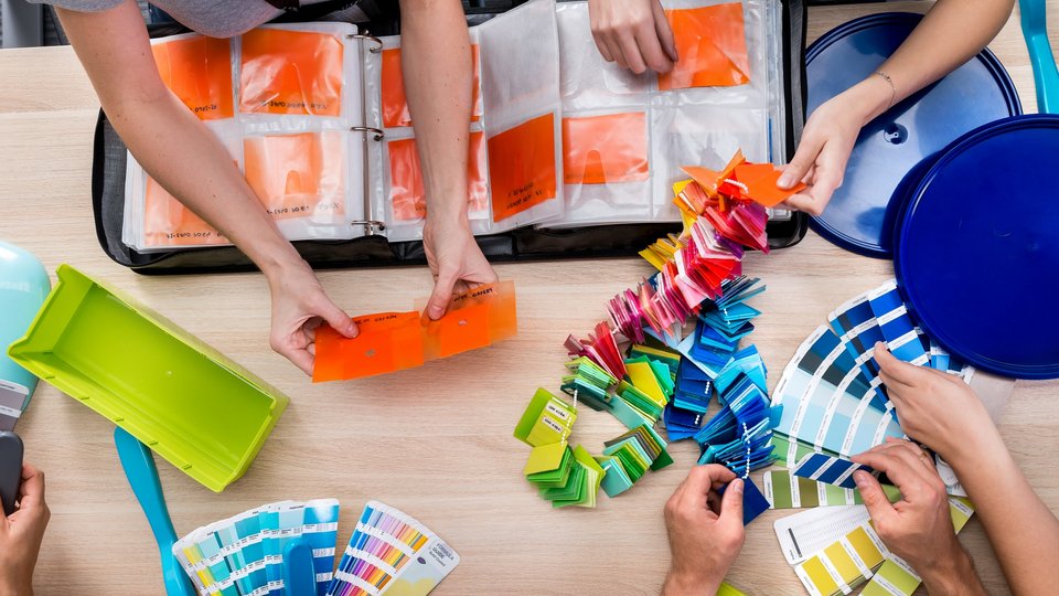 Colour masterbatches and modyfying additives for plastics
