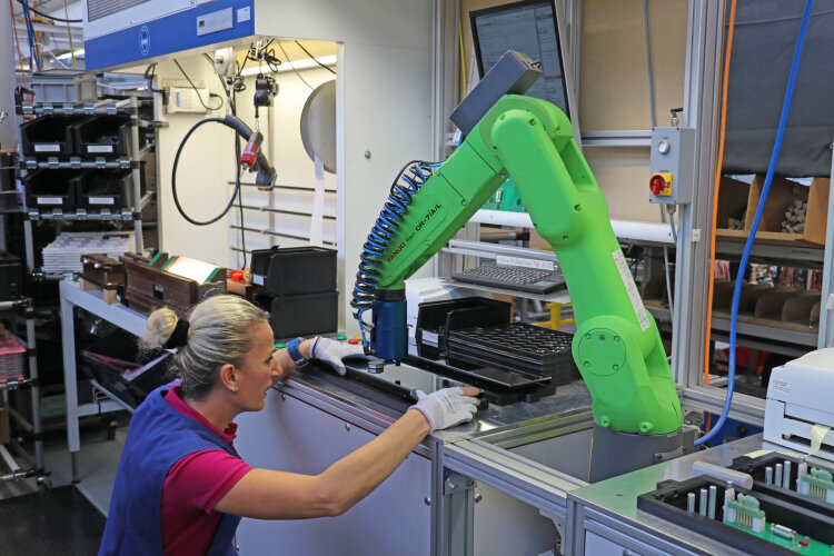 robot-wspolpracujacy-fanuc-cr