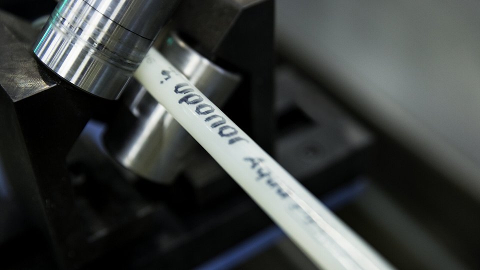 First production of cross-linked polyethylene (PEX) pipes based on feedstock from chemically recycled PEX waste