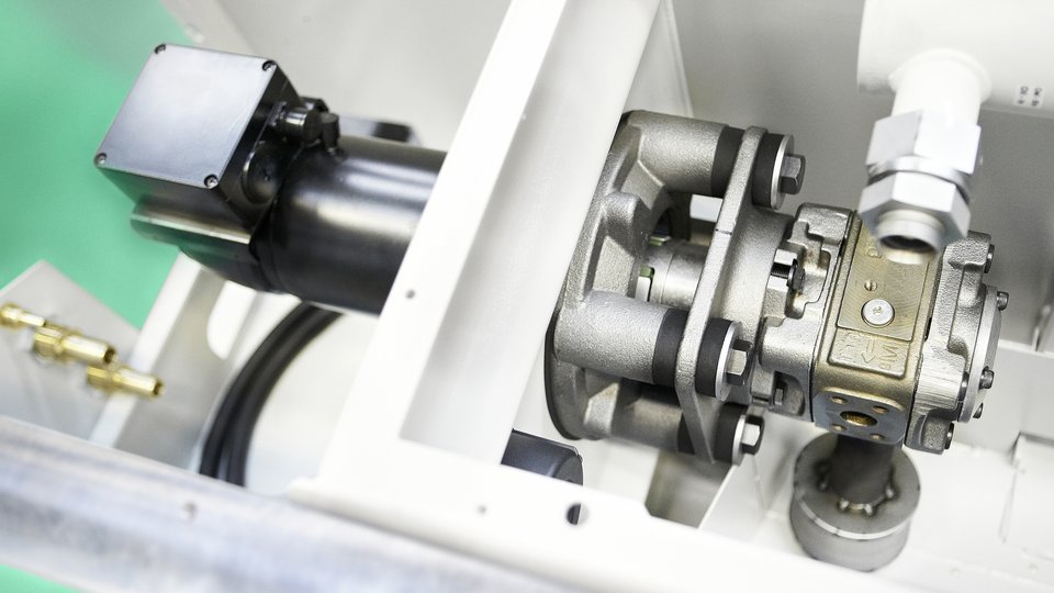 Hybrid drive system combines the benefits of electric and hydraulic technology