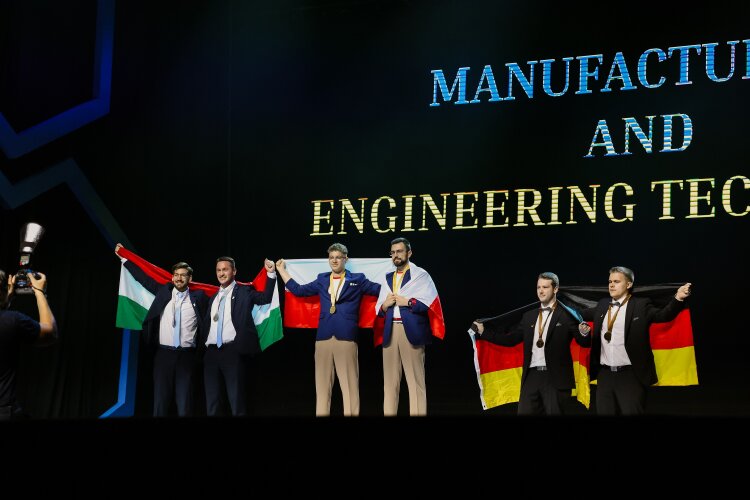 fanuc-euroskills-gdansk-2023-zwyciezcy-na-podium