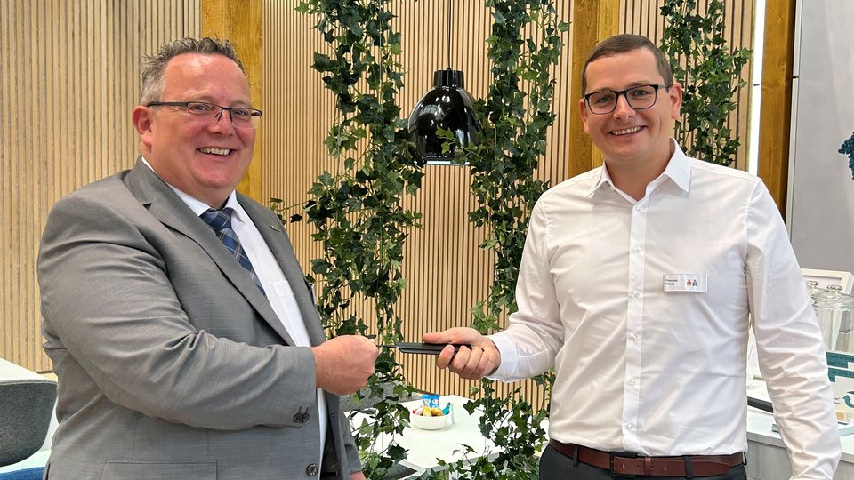 almaak and Hexpol TPE Collaborate on 2K Adhesion-Synchronised Materials 