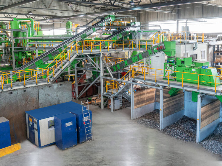 photo-08-e-waste-sorting-plant-built-by-stadler-group
