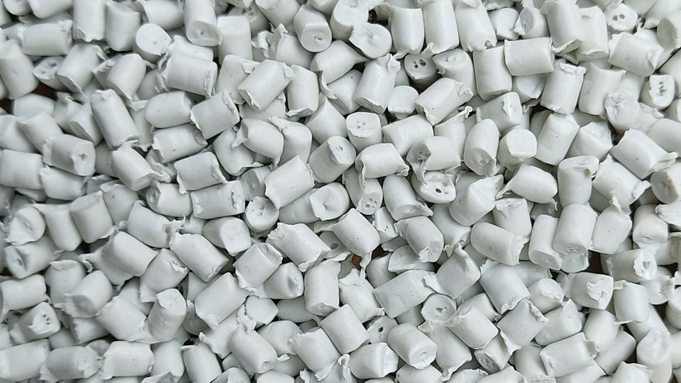 Prices fall, demand improves in Polish polyolefin market