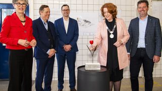AkzoNobel inwestuje w hol