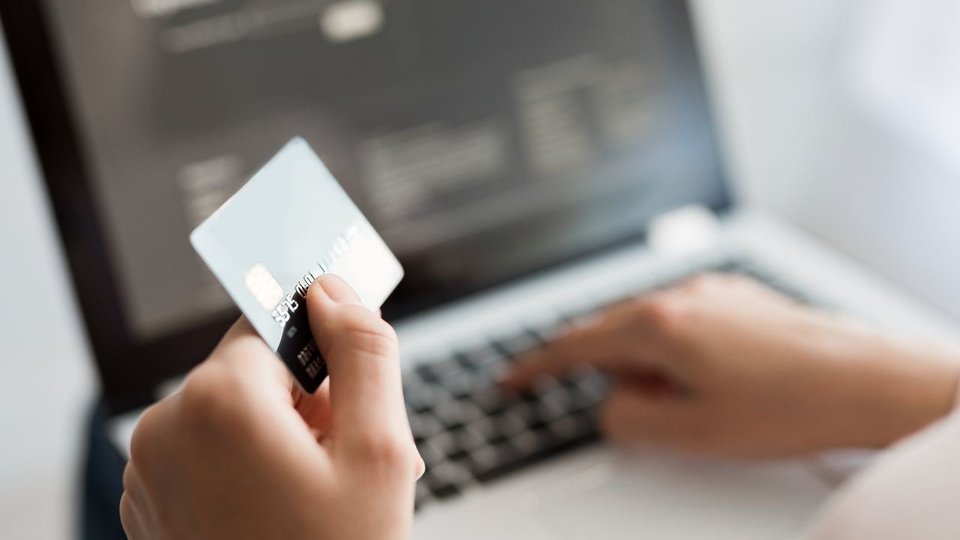Bezpieczne płatności online – jak chronić dane swoich klientów?