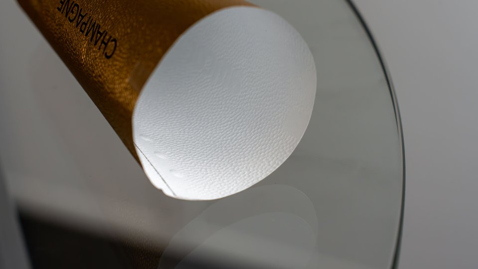 Amcor Capsules and Moët & Chandon launch innovative plastic-free eco-foil