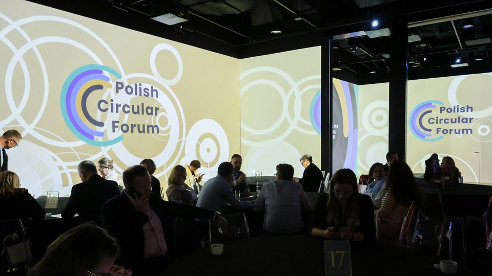 Coraz więcej cyrkularnej praktyki w branży tworzyw sztucznych