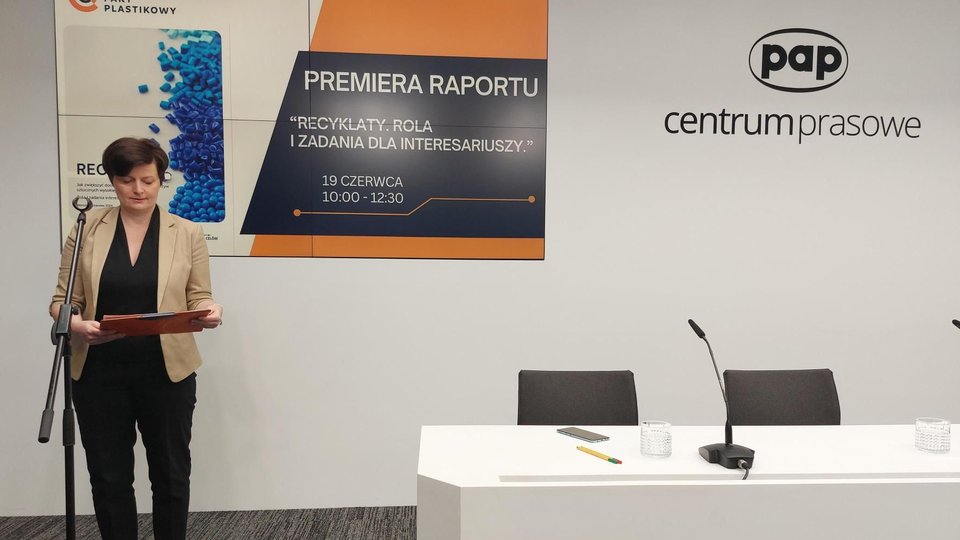 Polski Pakt Plastikowy na rzecz zwiększenia udziału recyklatów w opakowaniach