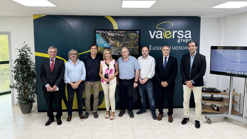 Stadler enhances operations for Vaersa with new light packaging plant inaugurated in Spain