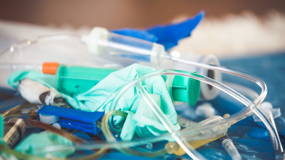How the plastic mountain from healthcare could be recycled