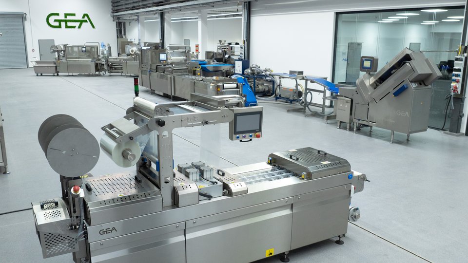 GEA presents new thermoforming packaging machine in the food sector