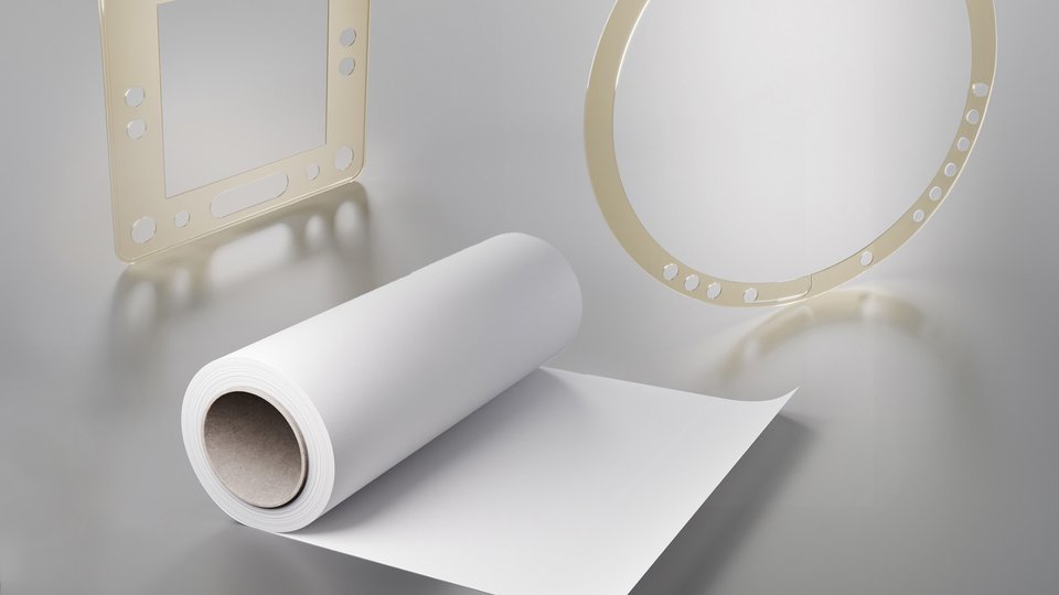 Upscaling of green hydrogen production with specialty plastic Ultrason
