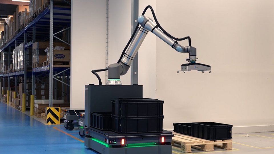 MC600: nowy mobilny robot współpracujący