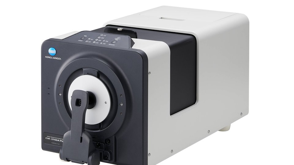 Konica Minolta wprowadza na rynek flagowy model spektrofotometru