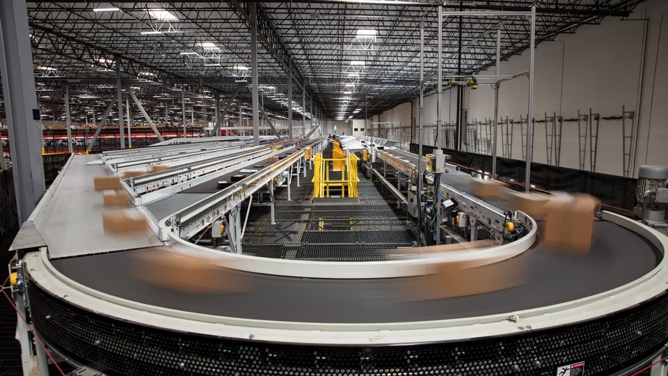 From one peak to the next: managing order spikes more sustainably with adhesives