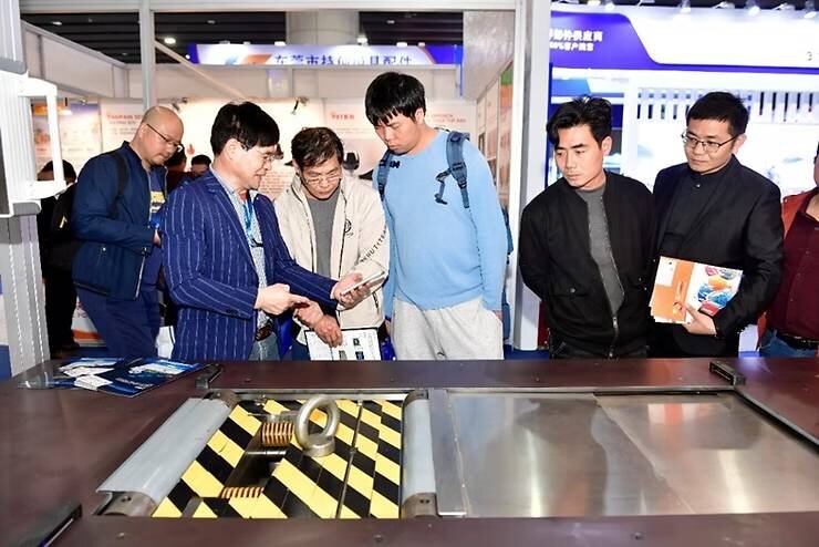  Guangzhou  Industrial Technology and Asiamold Select drew crowds