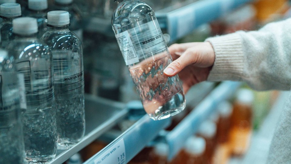 New Henkel hot melt adhesive for PET labels supports recycling