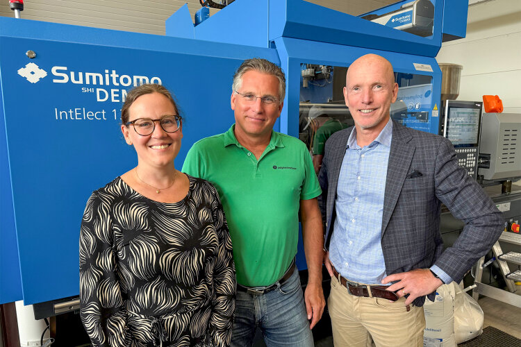 From left to right: Emma Söderhjelm, K.D. Feddersen Plastics Machinery AB, Joakim Wiedesheim, Polymer Technology Institute (PTI) and Bengt Rimark, K.D. Feddersen Plastics Machinery AB.